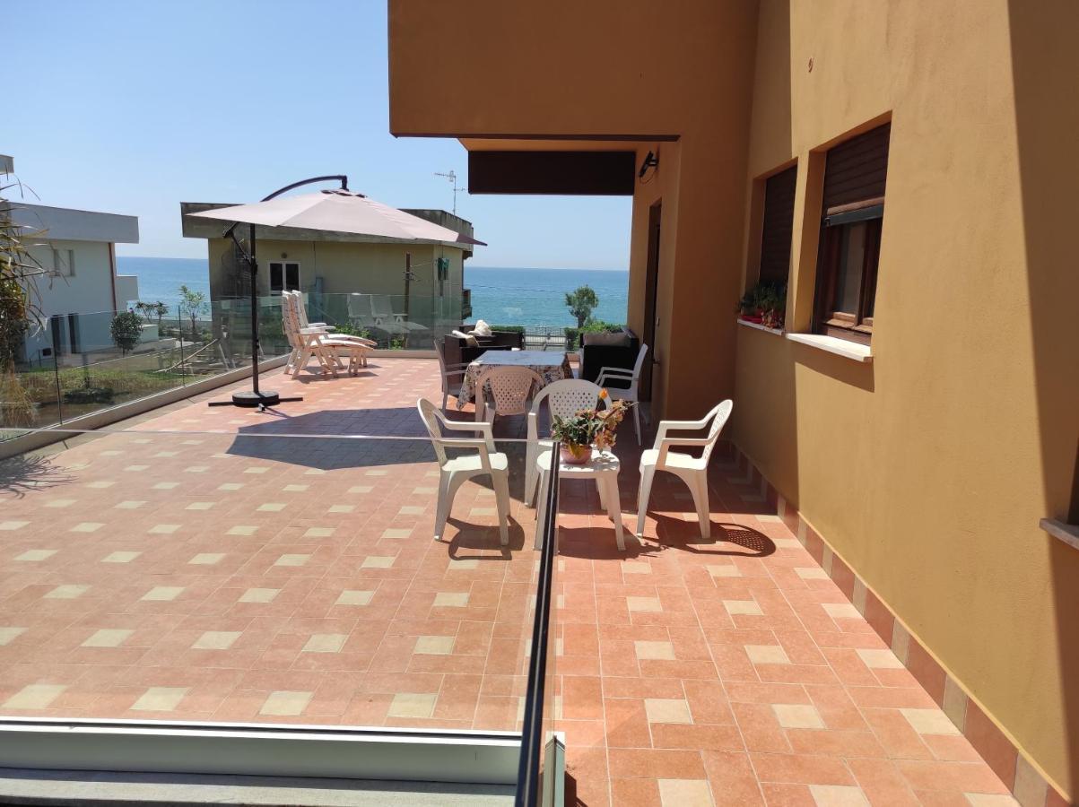 Stella Di Mare Villa แตร์ราชินา ภายนอก รูปภาพ